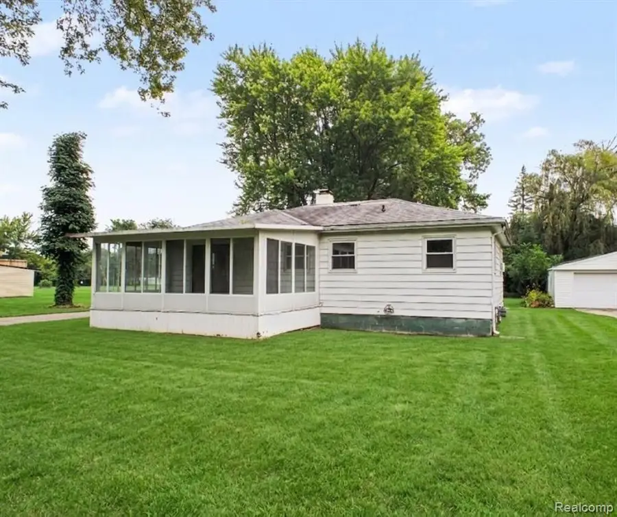 5082 N Center, Flint, MI 48506 - #3