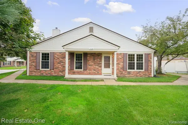 1426 Dover, Walled Lake, MI 48390