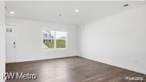17 Oak Street, Grand Blanc, MI 48439 - #2