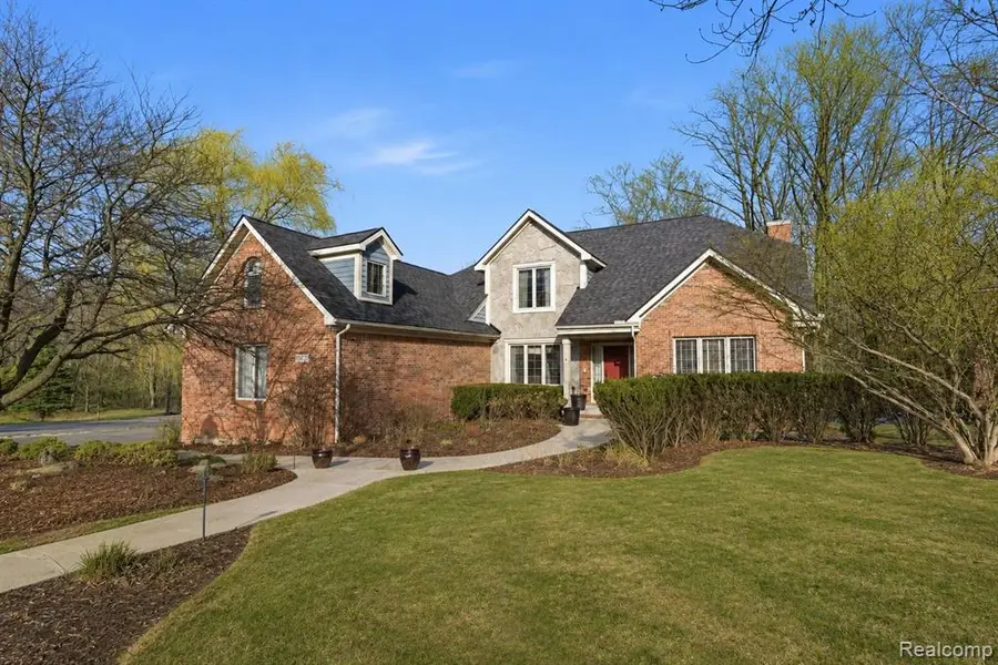 28690 Wintergreen, Farmington Hills, MI 48331 - #3