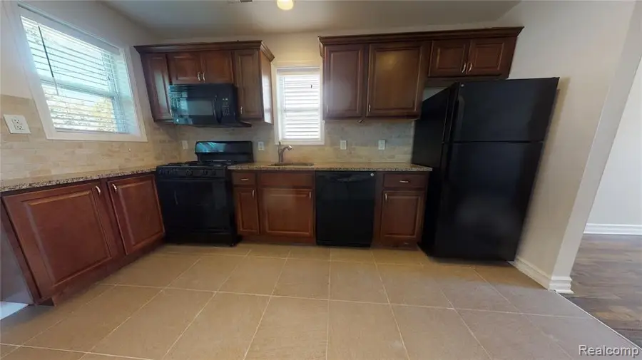 62 W Hayes, Hazel Park, MI 48030 - #2