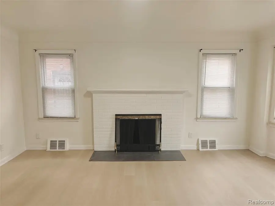 8527 Whitcomb, Detroit, MI 48228 - #3
