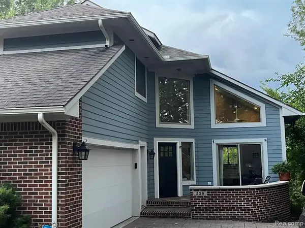 320 Charlevoix, Commerce Twp, MI 48382