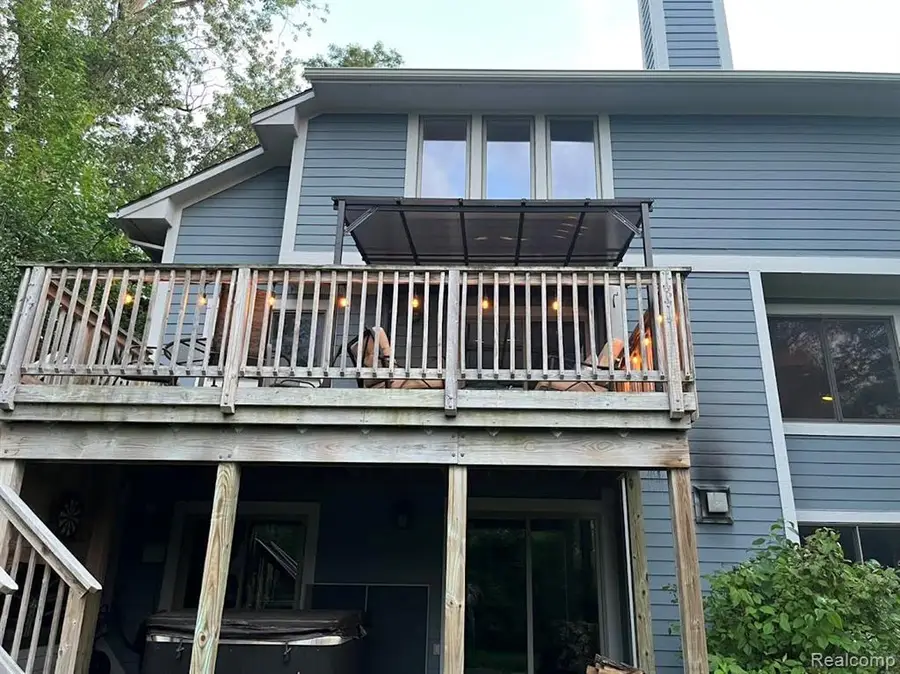 320 Charlevoix, Commerce Township, MI 48382 - #2