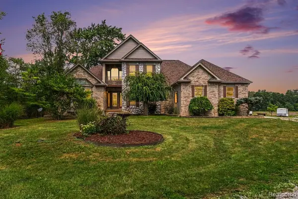 27800 Van Horn, New Boston, MI 48164