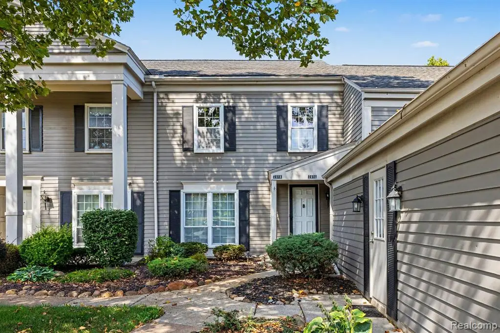 2618 Williamsburg, Auburn Hills, MI 48326 - #1