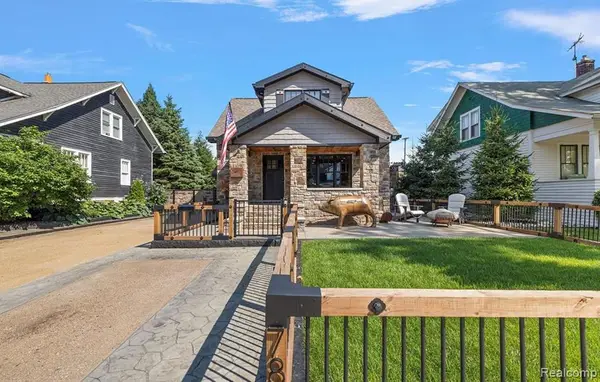 7881 Chapoton, Utica, MI 48317