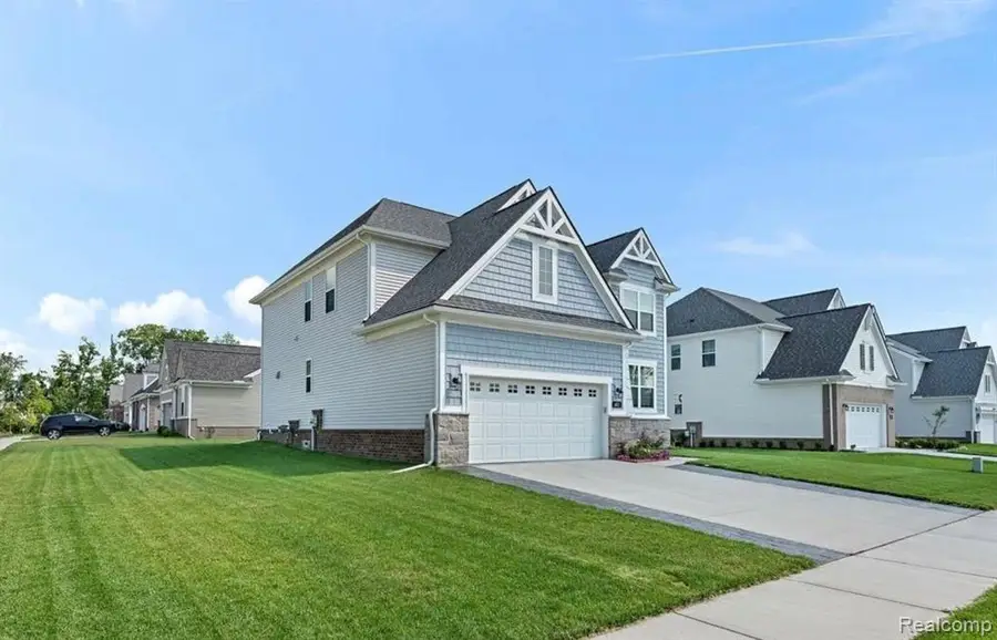 1821 Emerald, Wixom, MI 48393 - #3