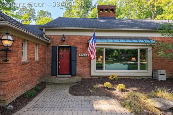 27639 Forestbrook, Farmington Hills, MI 48334