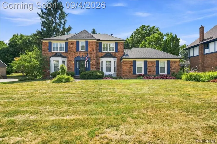 22555 Shadowglen, Farmington Hills, MI 48335 - #2