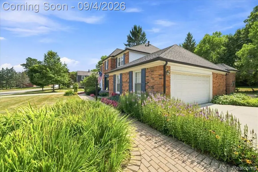 22555 Shadowglen, Farmington Hills, MI 48335 - #3