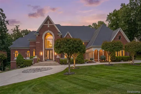 2785 Cranbrook Ridge, Rochester, MI 48306