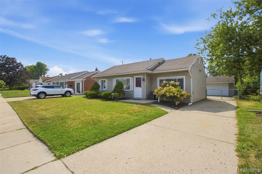 26741 Clancy, Roseville, MI 48066 - #2