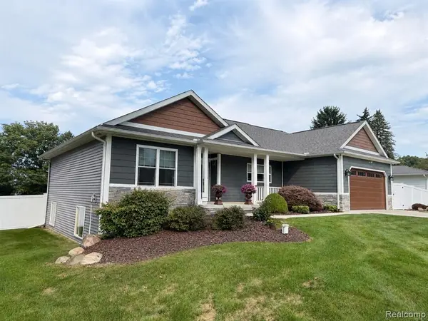 1112 Don Wayne, Lapeer, MI 48446