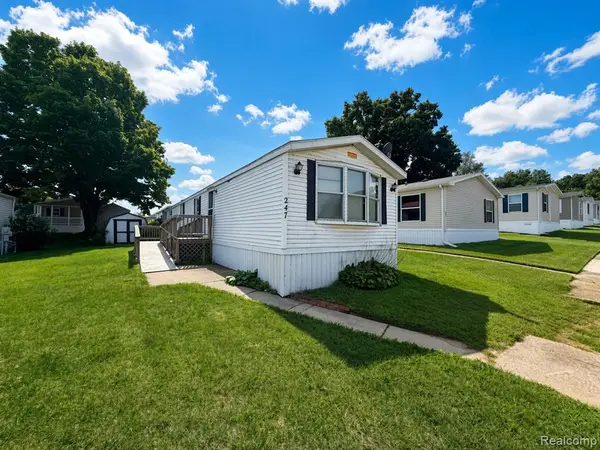 247 Sutherland Drive, Highland, MI 48357