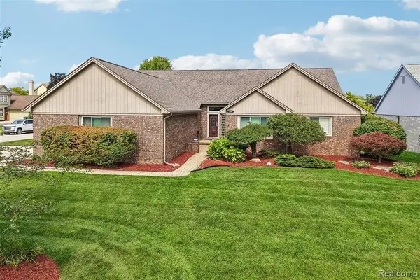 1781 S Shore, Rochester Hills, MI 48307