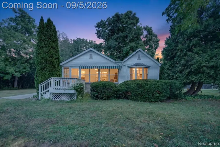 25821 Dreschfield, Grosse Ile, MI 48138 - #2