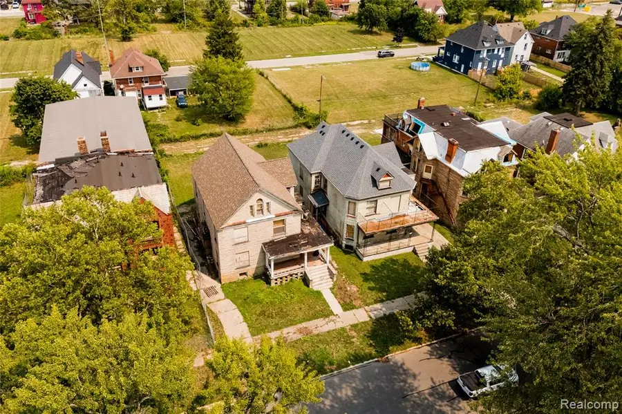 1574 & 1582 Cadillac, Detroit, MI 48214 - #2