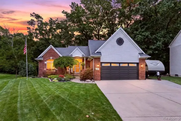204 Pleasant Manor, Waterford, MI 48327