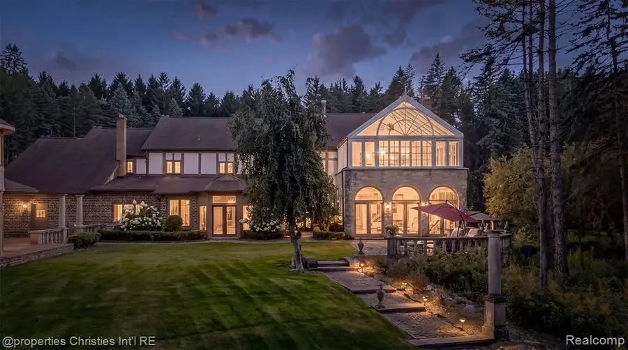 1540 Mill Race, Rochester Hills, MI 48306 - #2