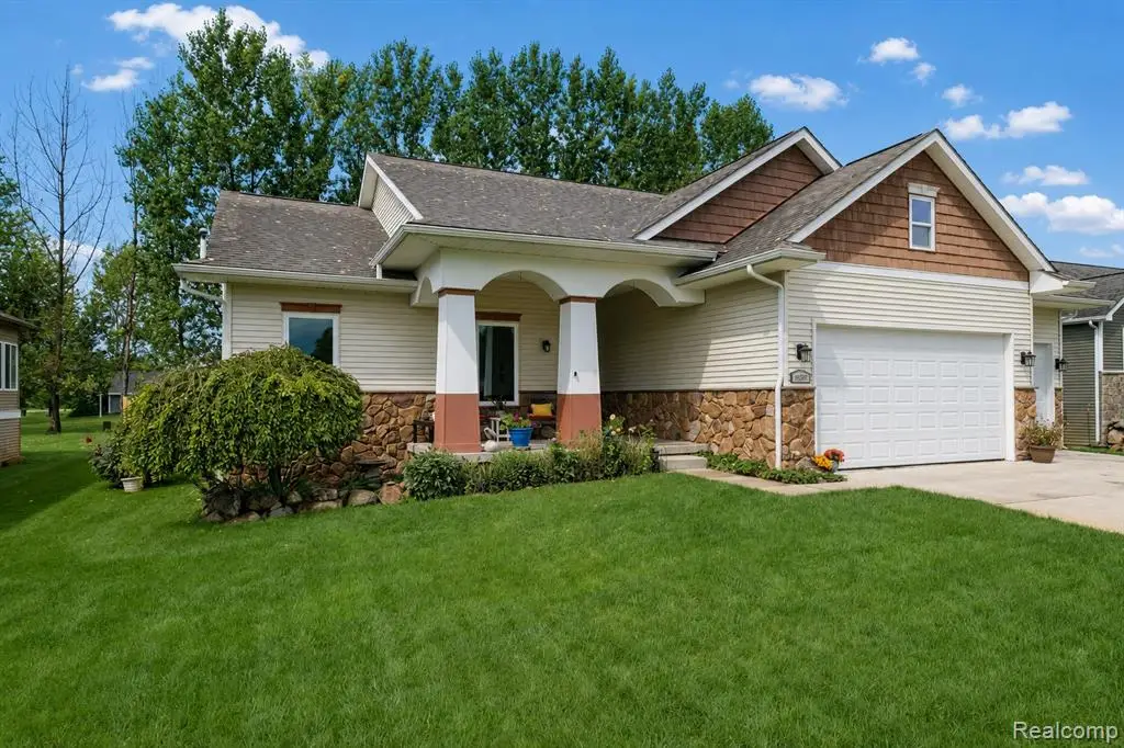 16351 Silver Fox, Linden, MI 48451 - #1