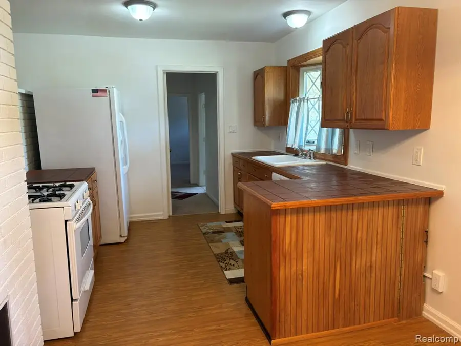 32223 Woodbrook, Wayne, MI 48184 - #3