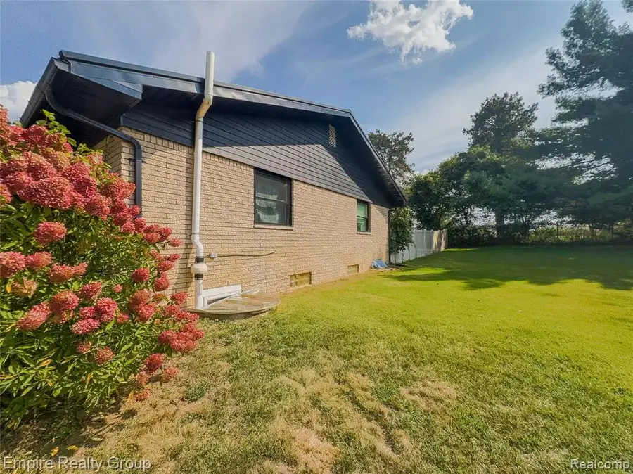 1486 Russ Roy, White Lake, MI 48383 - #3