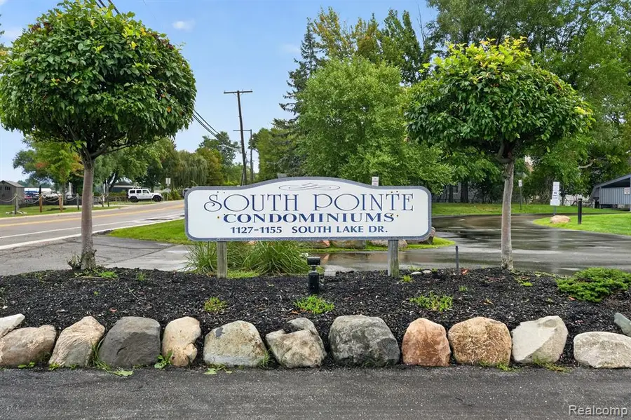 1127 South Lake #117, Novi, MI 48377 - #2