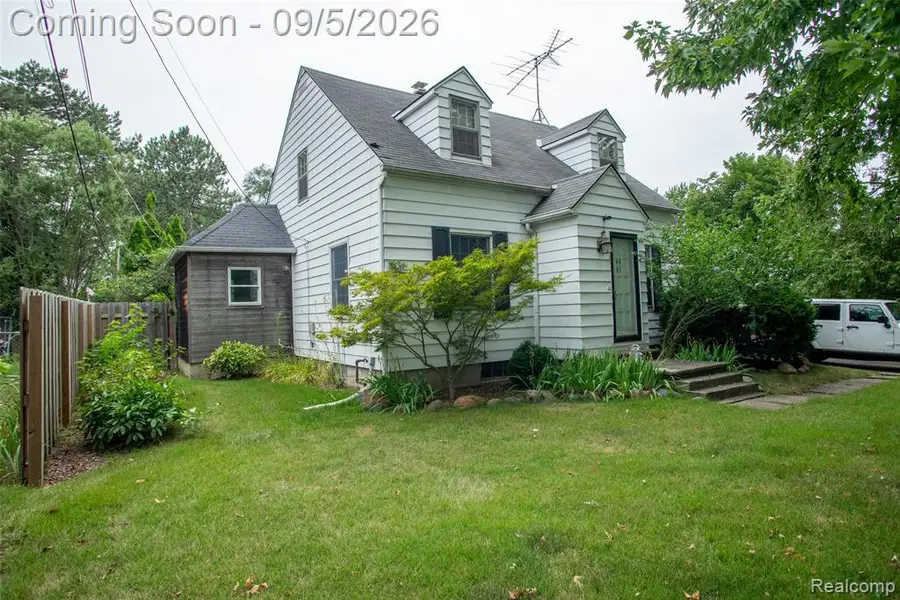 228 Coleman, Waterford, MI 48328 - #2