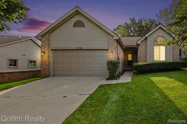 216 Sisu Knoll, Brighton, MI 48116