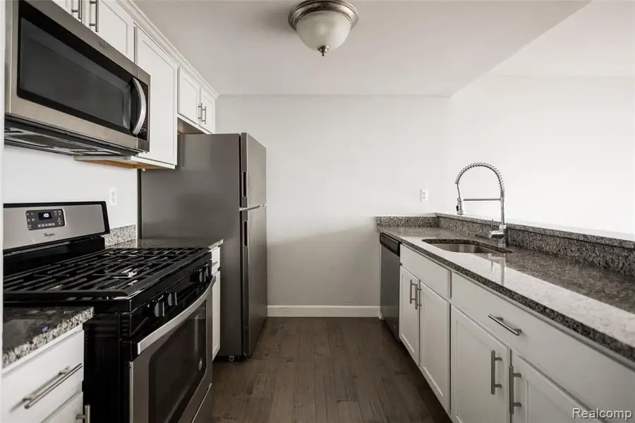 250 E Harbortown #508, Detroit, MI 48207 - #3