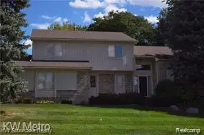37270 Chesapeake, Farmington Hills, MI 48335