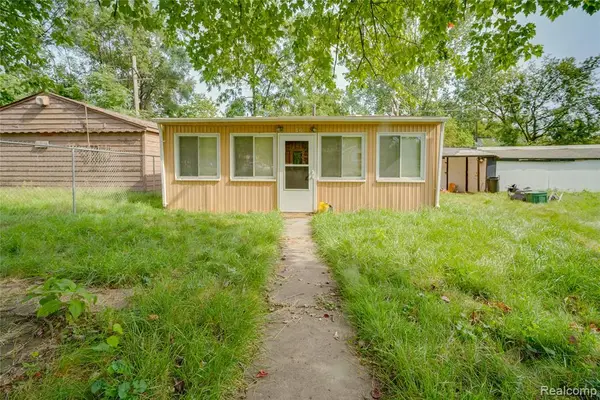 39 Cherrygrove, Ecorse, MI 48229