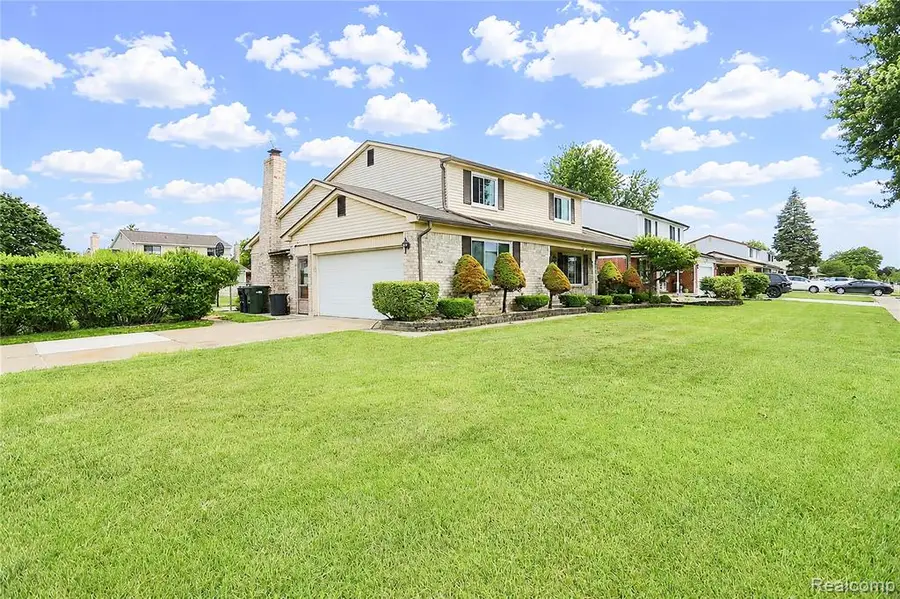 4788 Bloomfield, Sterling Heights, MI 48310 - #2