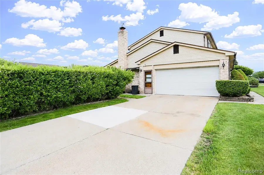4788 Bloomfield, Sterling Heights, MI 48310 - #3