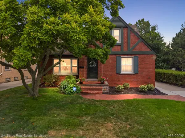 488 Bournemouth, Grosse Pointe Farms, MI 48236