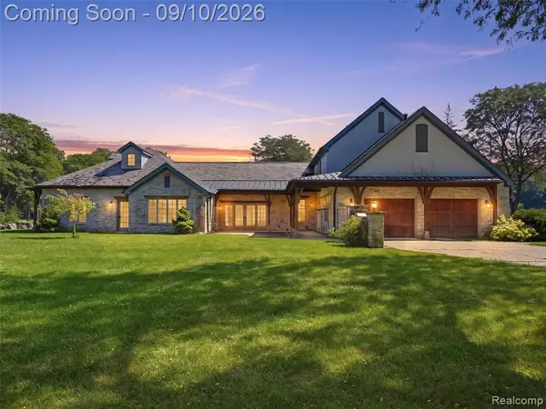 61400 Romeo Plank, Ray, MI 48096