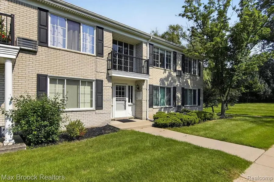 100 W Hickory Grove Road #C6, Bloomfield Hills, MI 48304 - #2