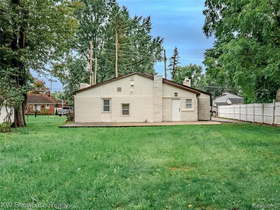 8234 Arlis, Commerce Township, MI 48382 - #3