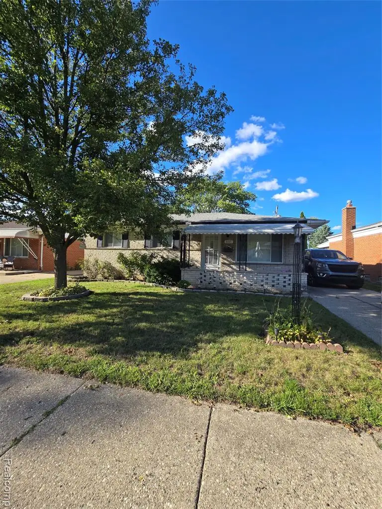 8465 Helen, Center Line, MI 48015 - #1