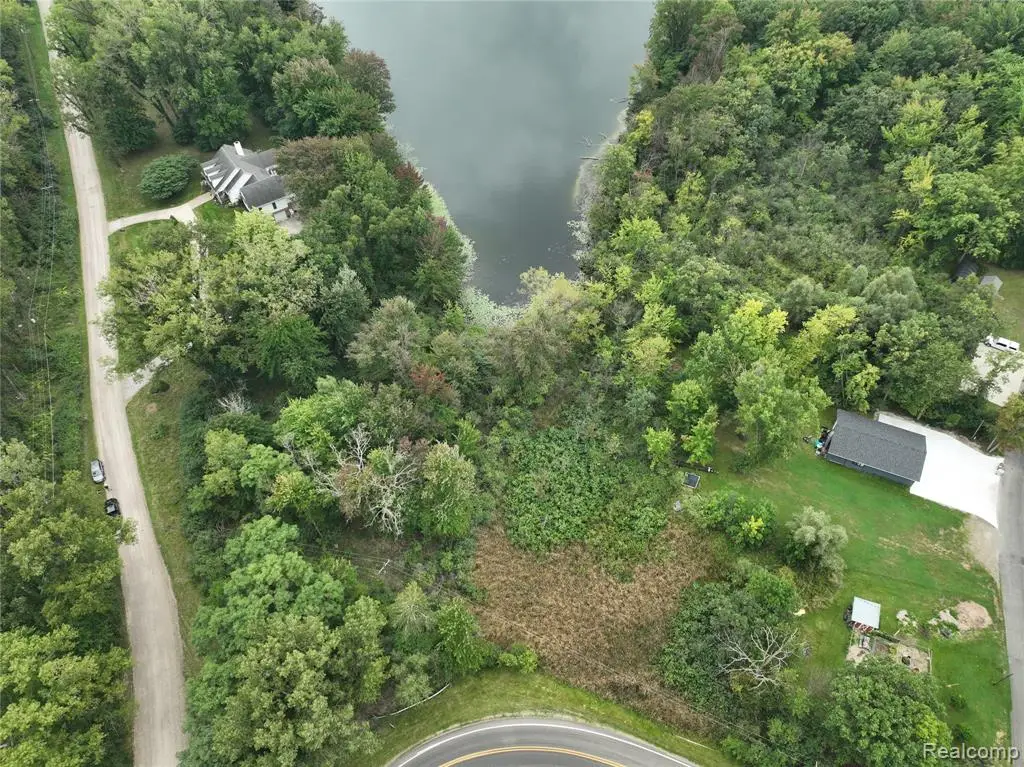 000 Edgelake, Hamburg, MI 48139 - #1