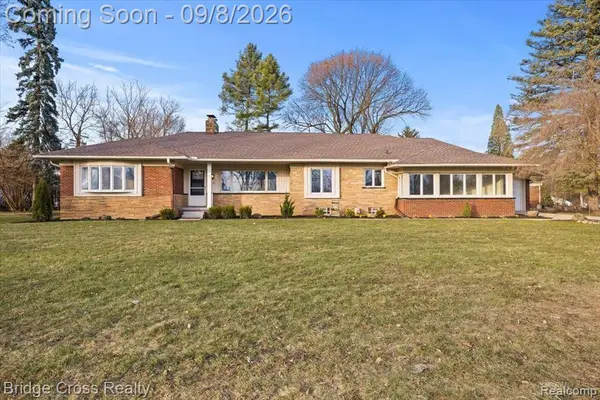 95 Hillsdale, Bloomfield Hills, MI 48302
