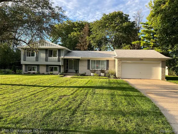 1483 HUNTLEY DR Huntley, Grand Blanc, MI 48439