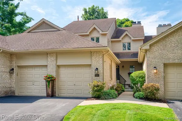 4884 Pine Eagles, Brighton, MI 48116