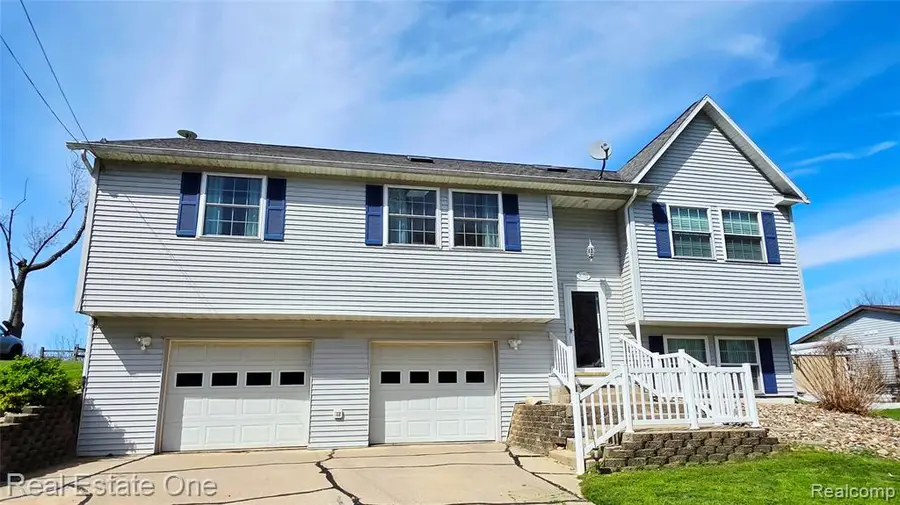 8751 Highland Ave, Watervliet, MI 49098 - #2