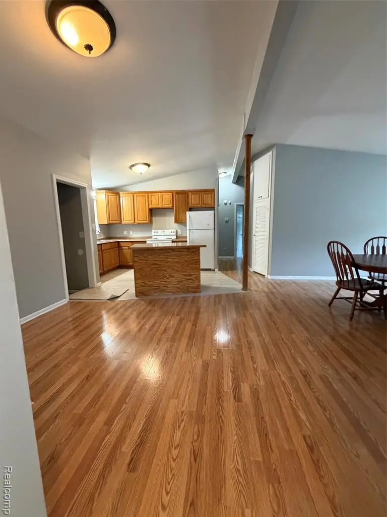 15201 Leslie, Oak Park, MI 48237 - #3