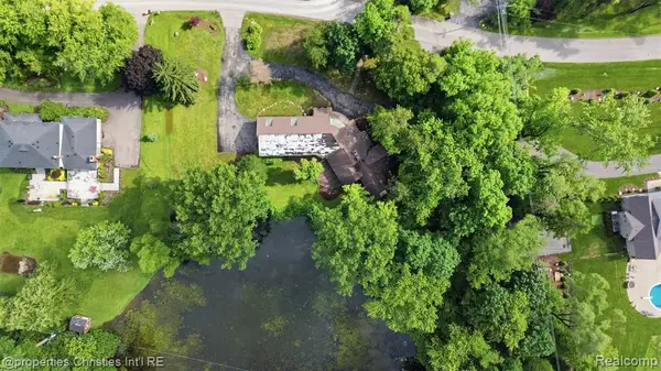 25310 Canterbury, Franklin, MI 48025