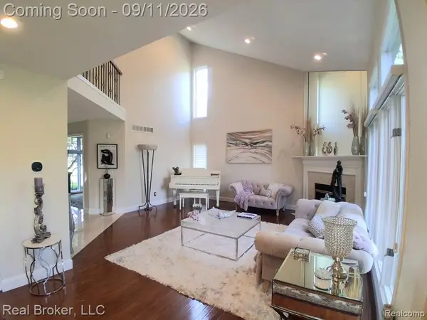 37814 Avon, Farmington Hills, MI 48331