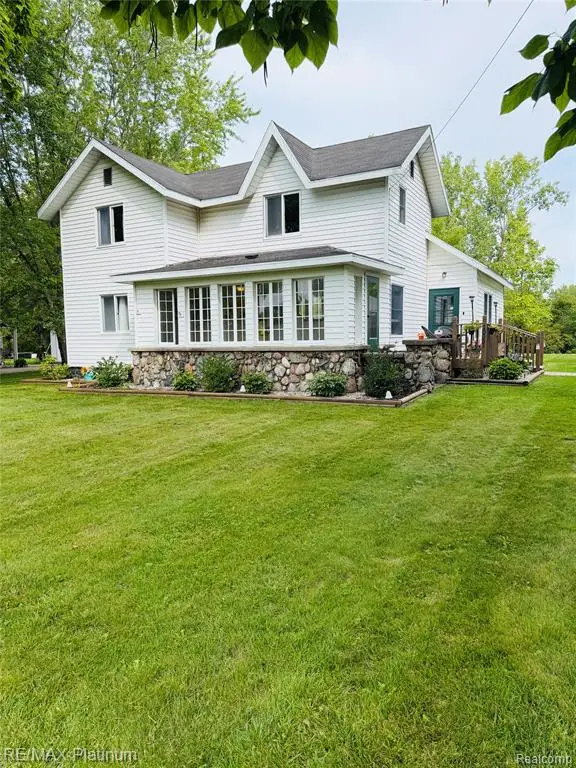 10551 E Goodall, Durand, MI 48429