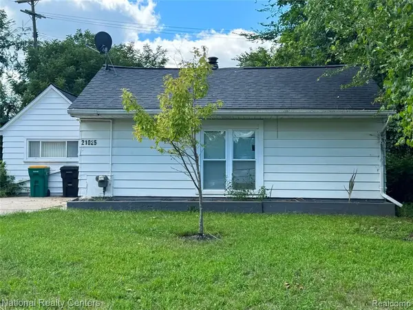 21025 Collingham, Farmington Hills, MI 48336